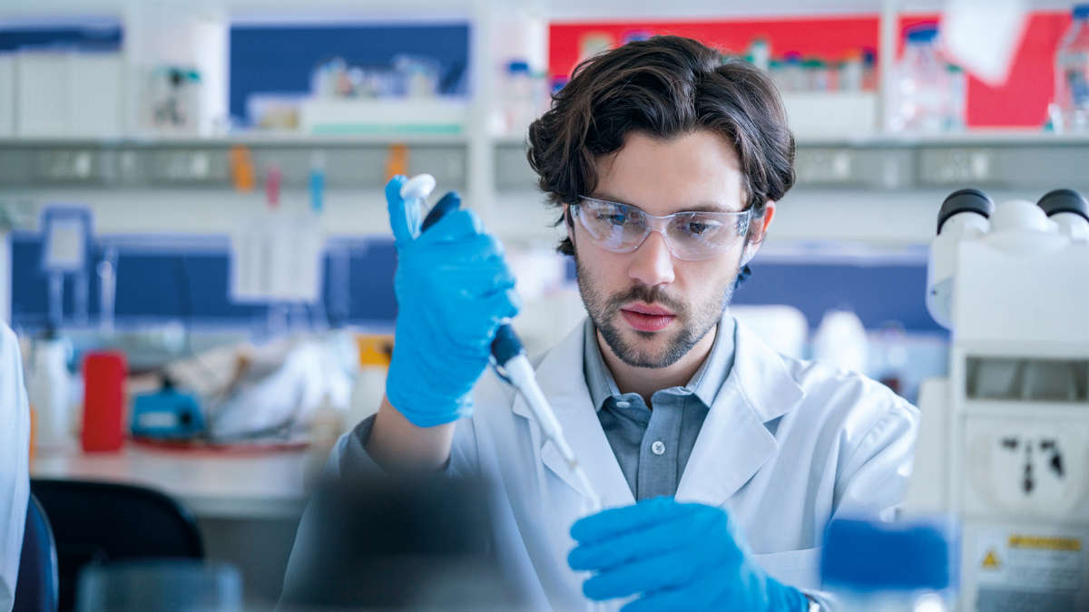 PCR basics, male scientist in laboratory