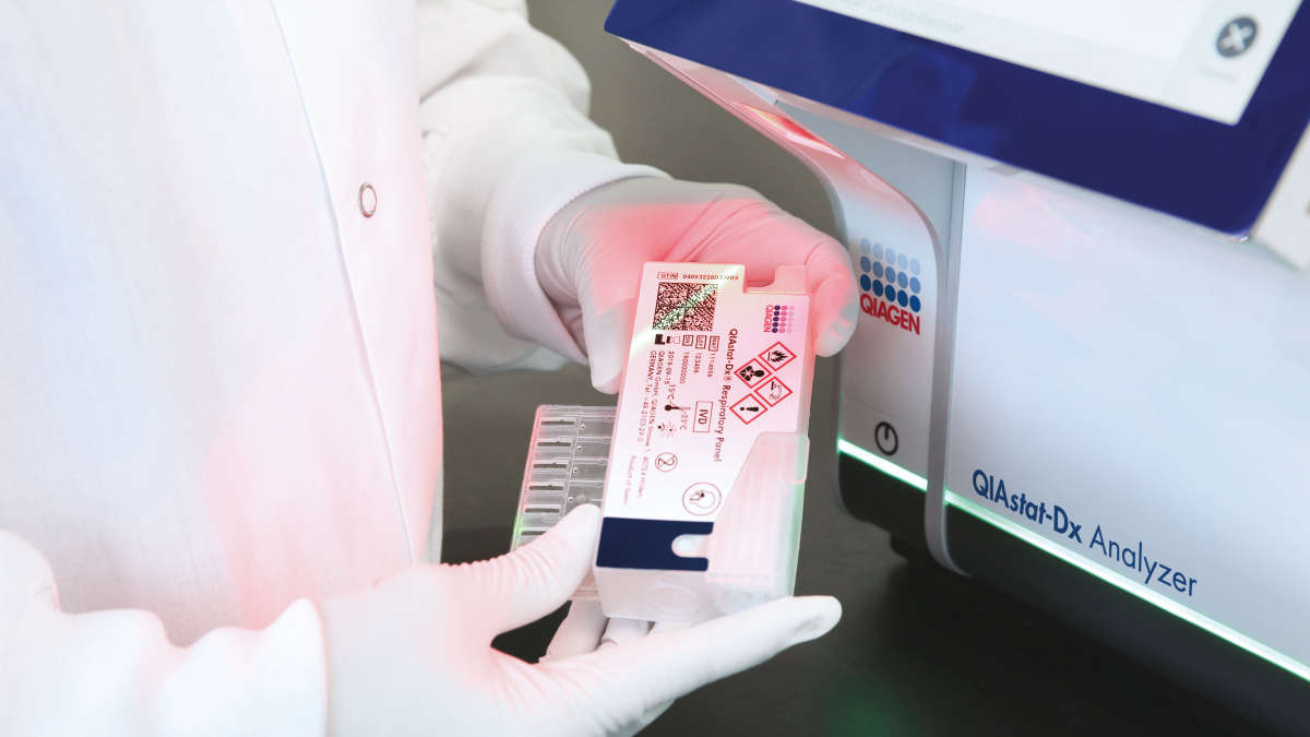 QIAstat-Dx, QIAstat-Dx analyzer, syndromic testing, instrument, cartridge, sample prep, scan