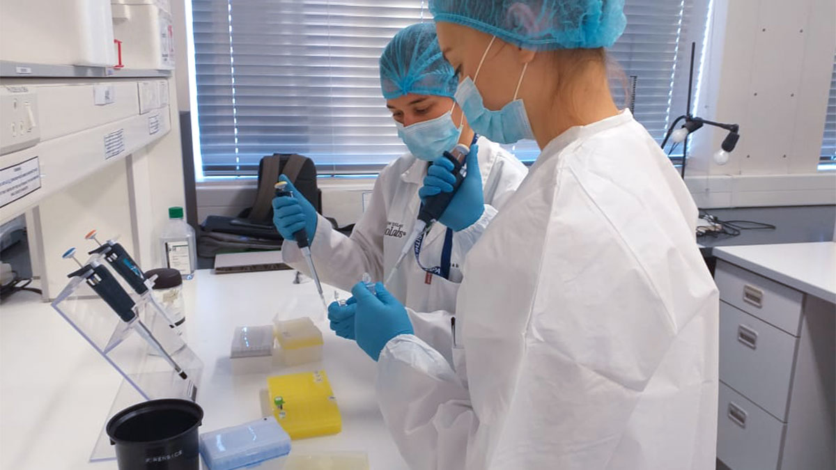 Dr. Laura Heathfield laboratory