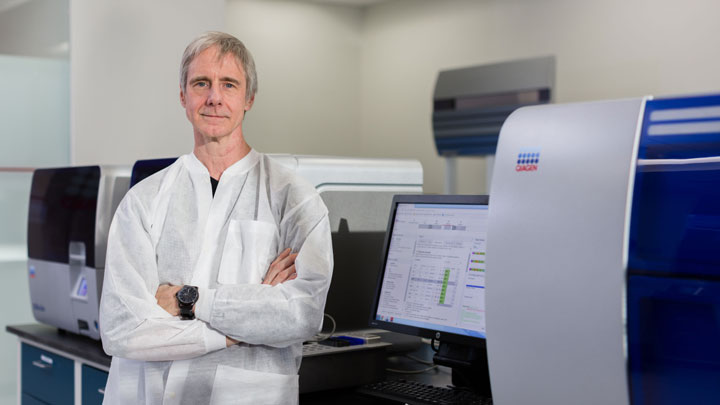 Dr. Thomas Parsons, Director of the ICMP laboratory