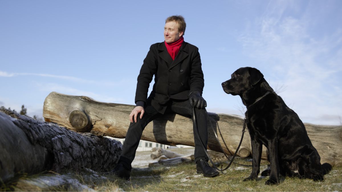 Dr. Tomas Bergström and a dog