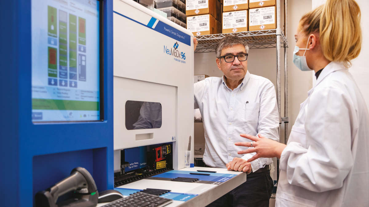 NeuMoDx, Richard Dawood in lab